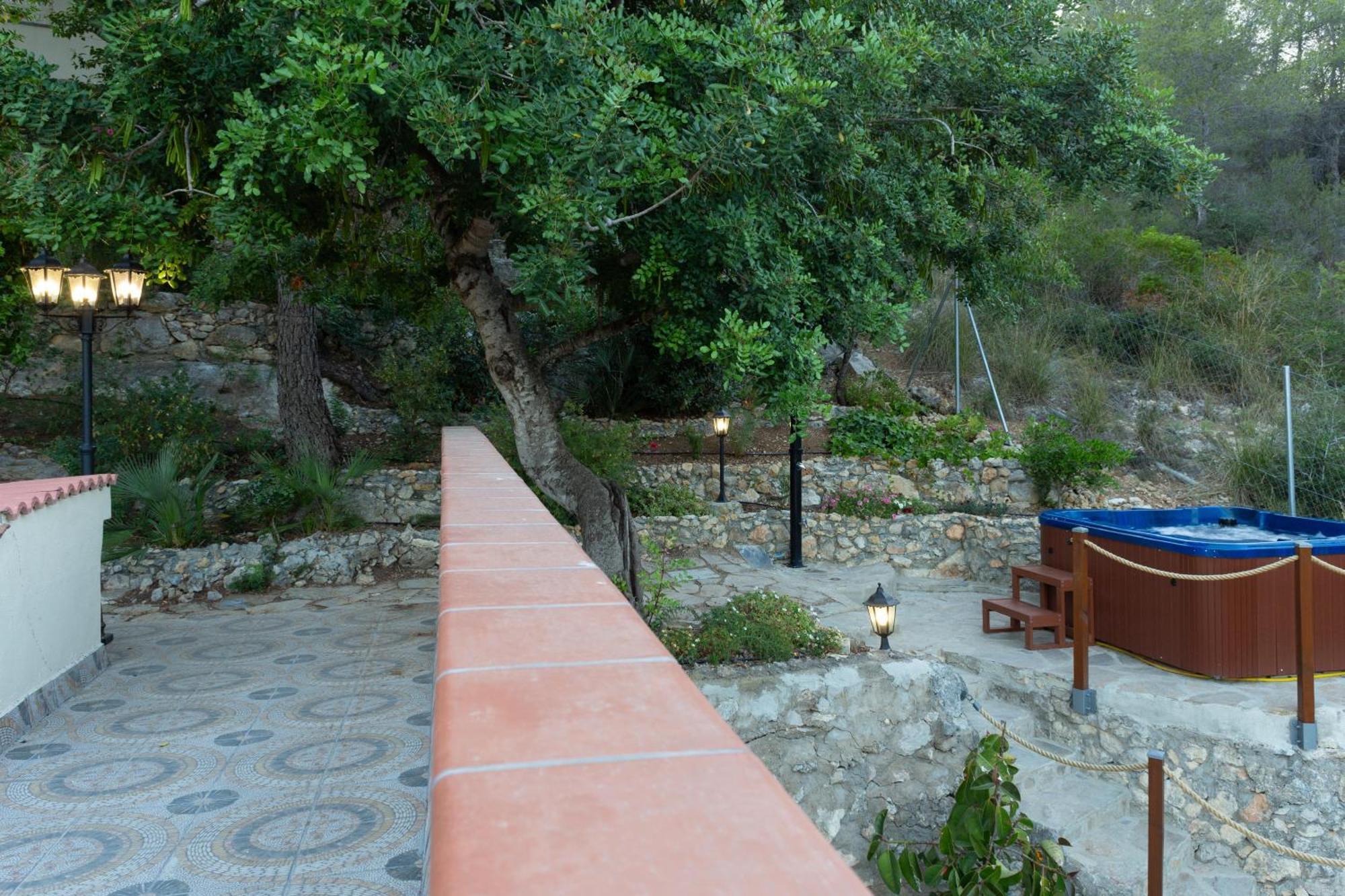Silom House Villa Sant Pere De Ribes Eksteriør bilde